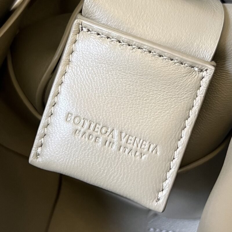 Fake Bottega Veneta Cassette 2.0 Beige - Image 7