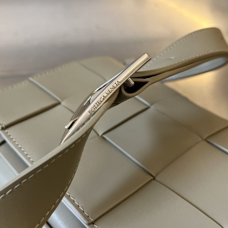 Fake Bottega Veneta Cassette 2.0 Beige - Image 9