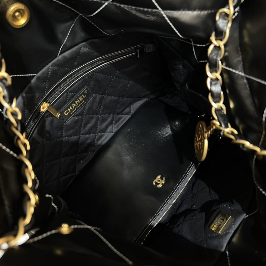 CHANEL 22 Small Handbag Black - Image 3