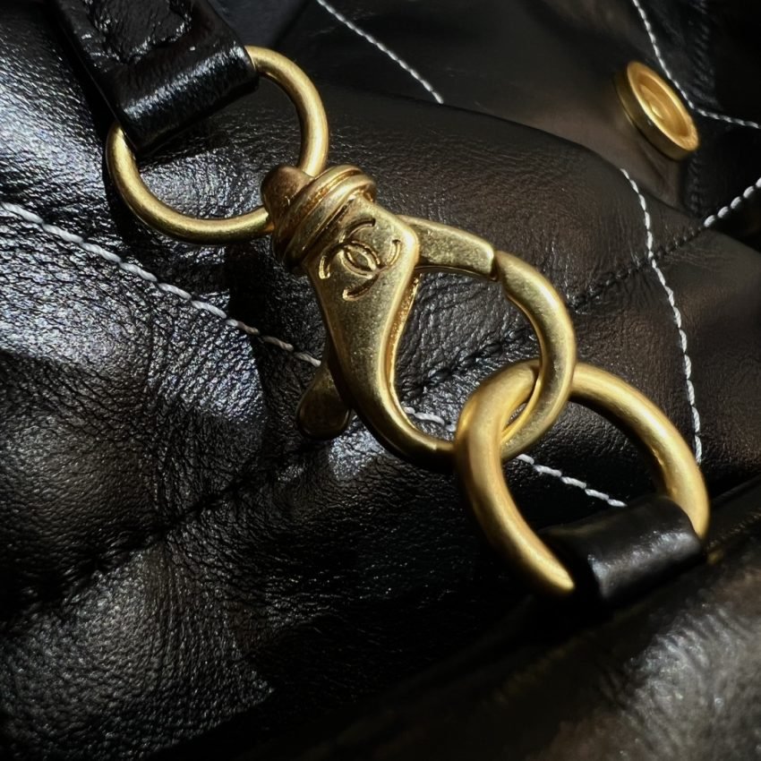 CHANEL 22 Small Handbag Black - Image 6