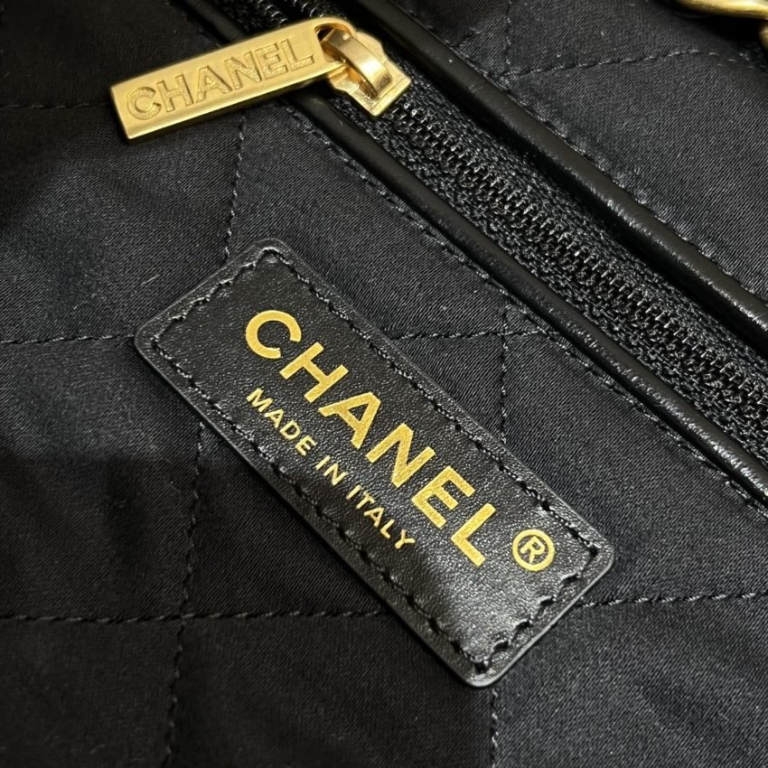 CHANEL 22 Small Handbag Black - Image 8