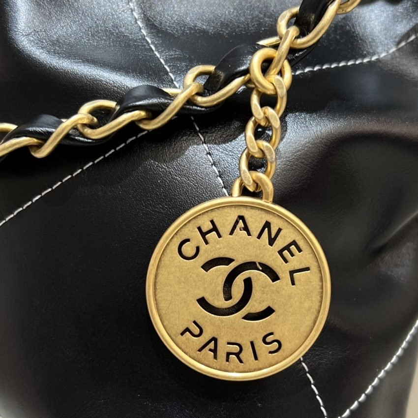 CHANEL 22 Small Handbag Black - Image 9