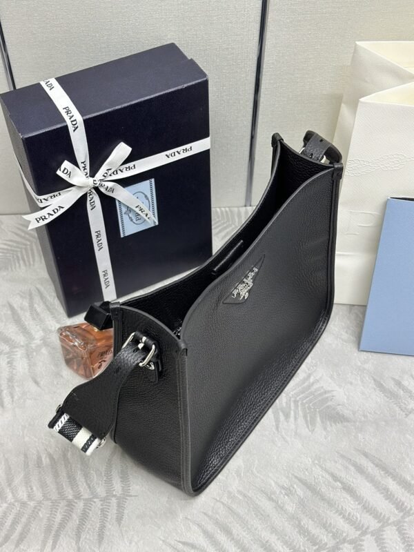 Replica Prada Saffiano Tote Black - Image 3