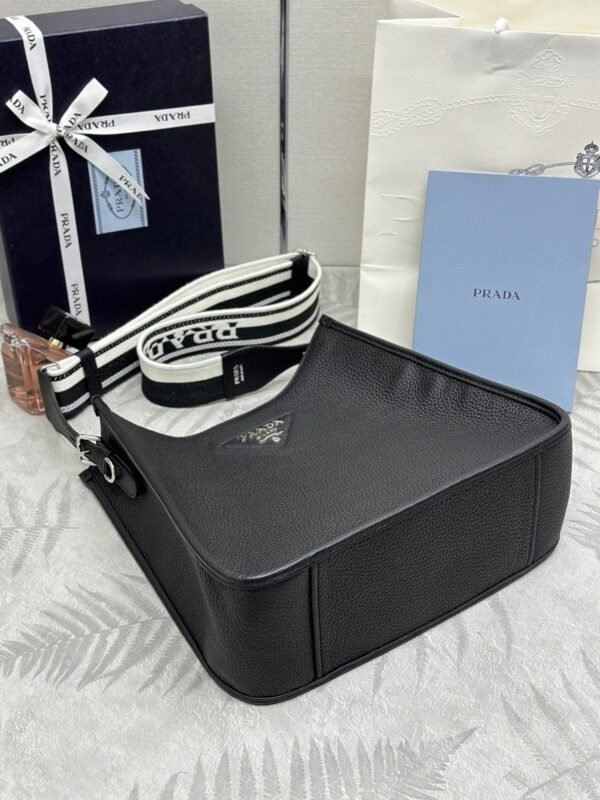 Replica Prada Saffiano Tote Black - Image 4