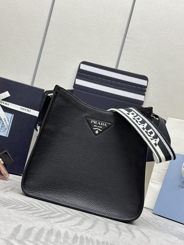 Replica Prada Saffiano Tote Black