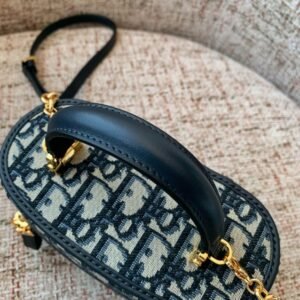 Alternative view of Fake Dior 30 Montaigne Vanity