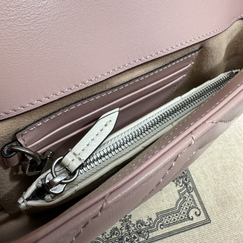 Fake Gucci Matelassé Mini Pink - Image 4