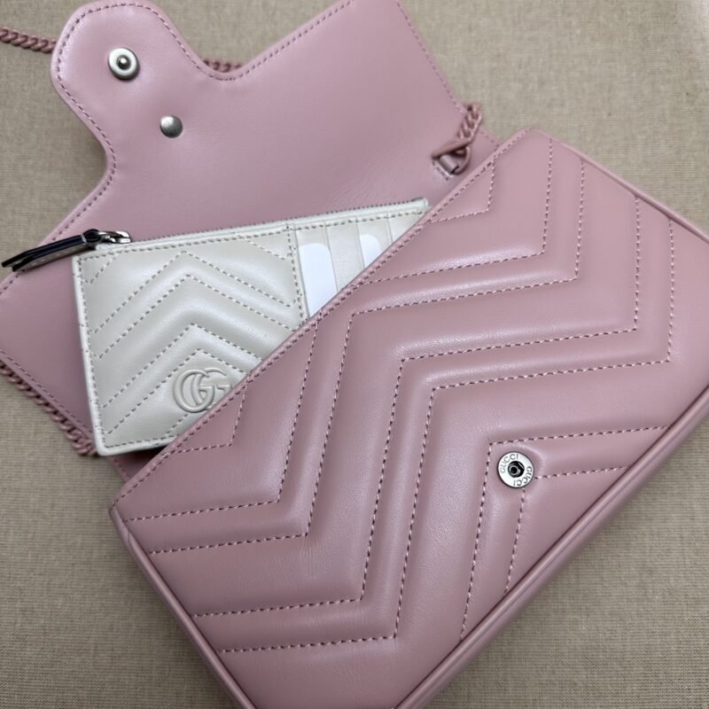 Fake Gucci Matelassé Mini Pink - Image 6