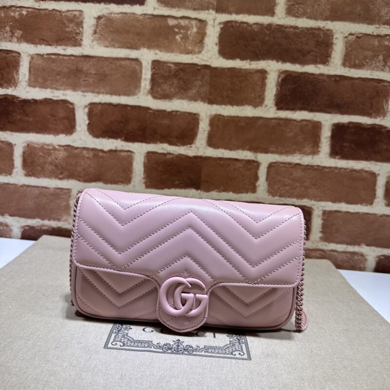 Fake Gucci Matelassé Mini Pink