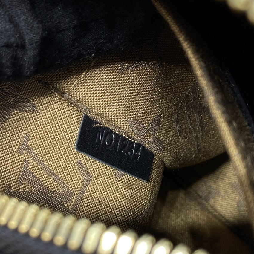 Replica Louis Vuitton Alma Backpack Black - Image 10