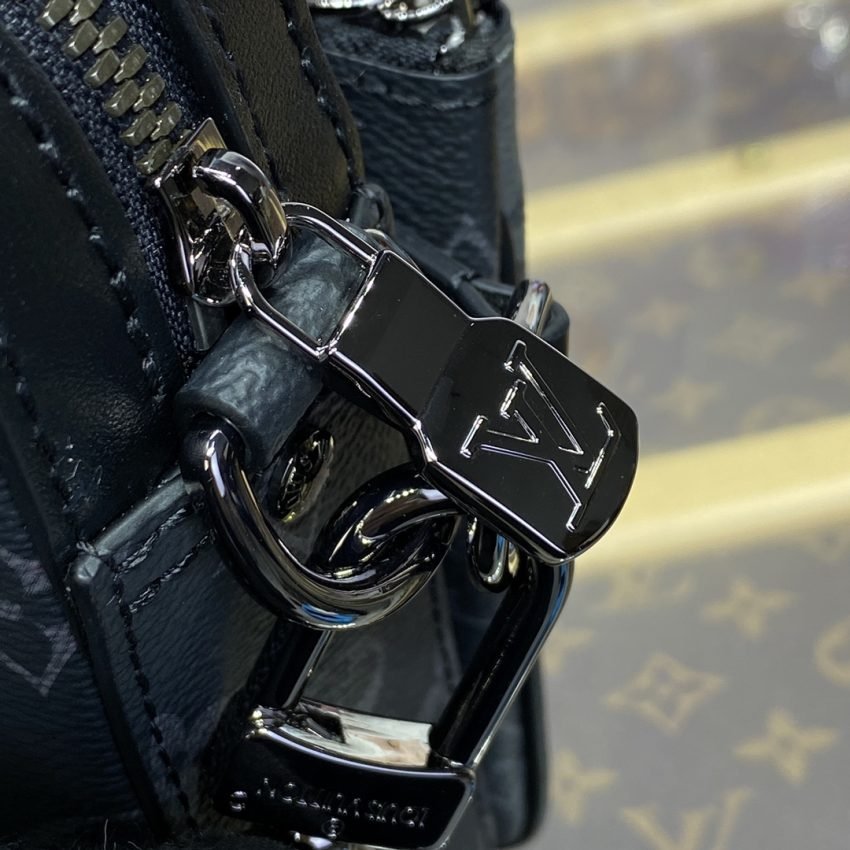 Replica Louis Vuitton Trio Messenger Grey - Image 7