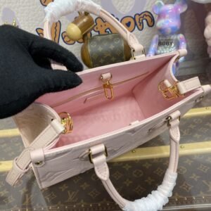 Alternative view of Replica LV Onthego PM Pink