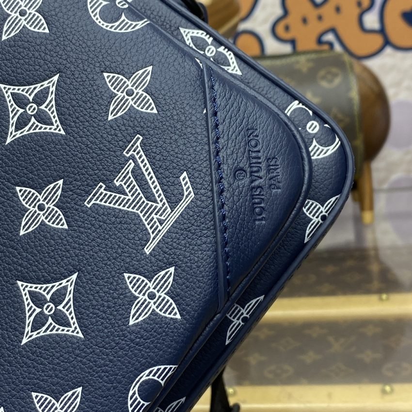 Replica Louis Vuitton Trio Messenger Blue&White - Image 5