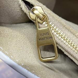 Alternative view of Replica Louis Vuitton Low Key White