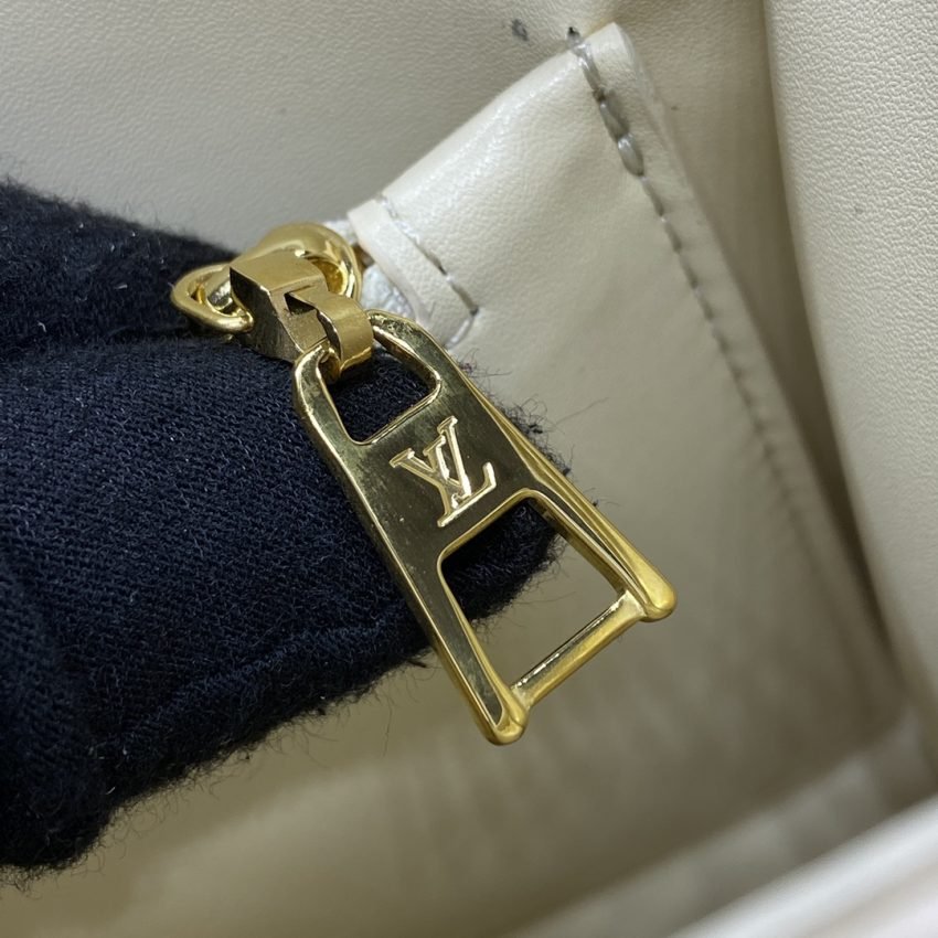 Replica Louis Vuitton Twist White - Image 6