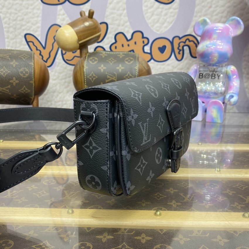 Replica Louis Vuitton Wearable Wallet Black - Image 8