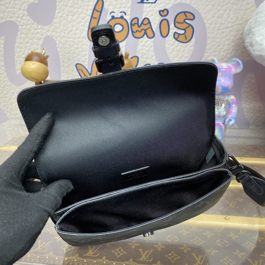 Replica Louis Vuitton Wearable Wallet Black - Image 9
