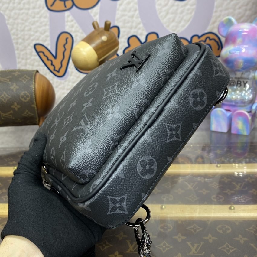 Replica Louis Vuitton Avenue Slingbag Black - Image 5