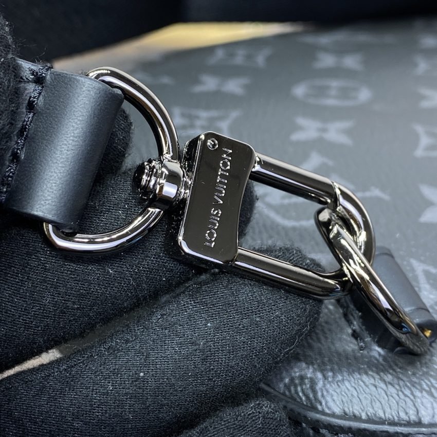 Replica Louis Vuitton Avenue Slingbag Black - Image 9