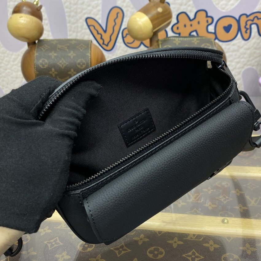 Fake Louis Vuitton Pilot Wearable Wallet Black - Image 6