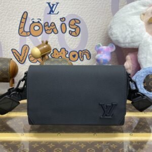 Fake Louis Vuitton Takeoff Messenger Black