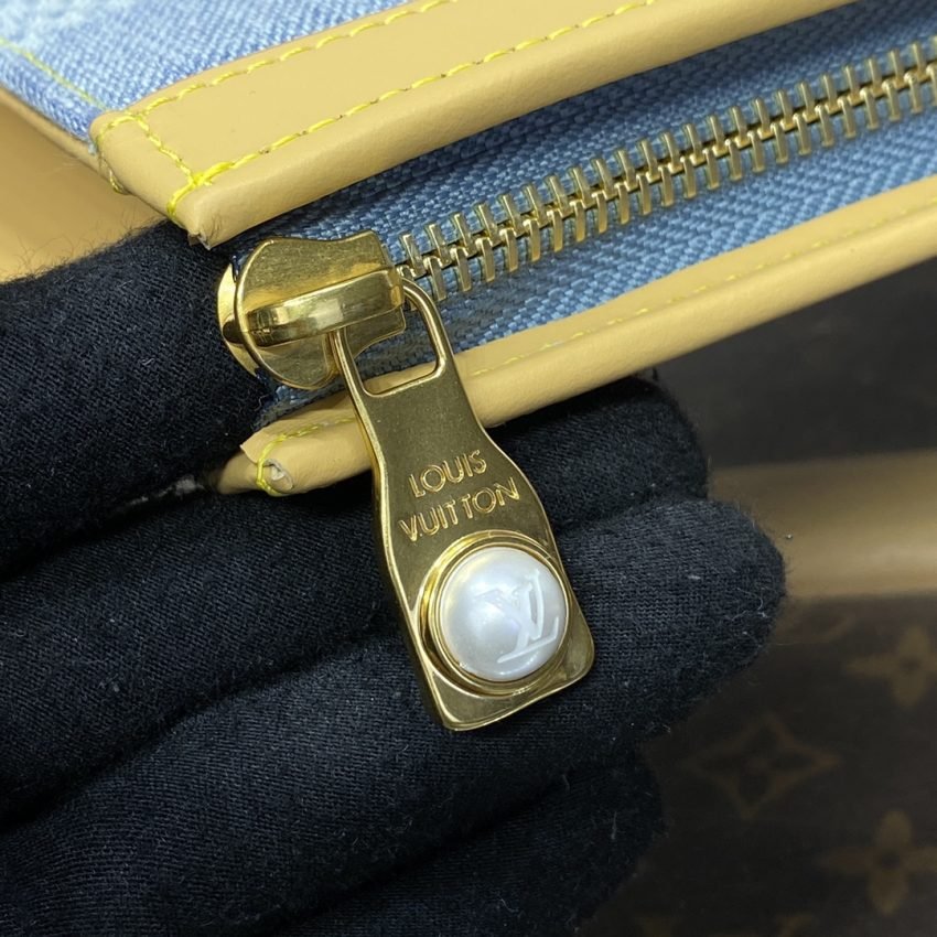 Replica Louis Vuitton Pochette Voyage Denim - Image 9