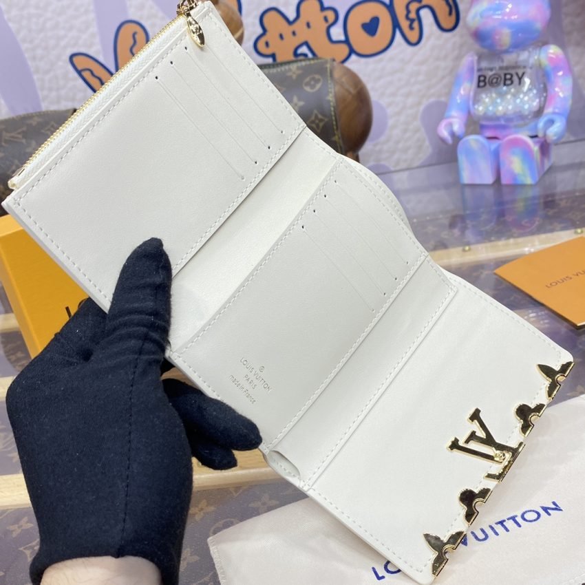 Replica Loius Vuitton Capucines Compact Wallet White - Image 9