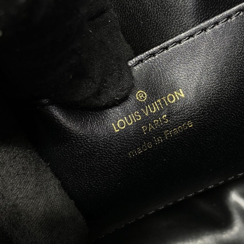 Fake Loius Vuitton Capucines Large Black Full - Image 4