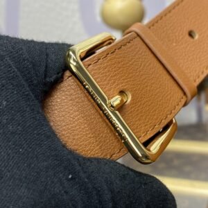 Alternative view of Fake Loius Vuitton Capucines Brown Large