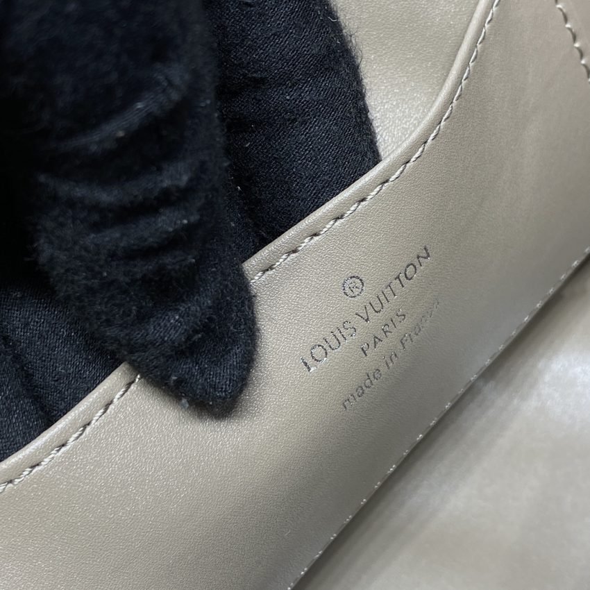 Replica Loius Vuitton Capucines Beige Silk - Image 7