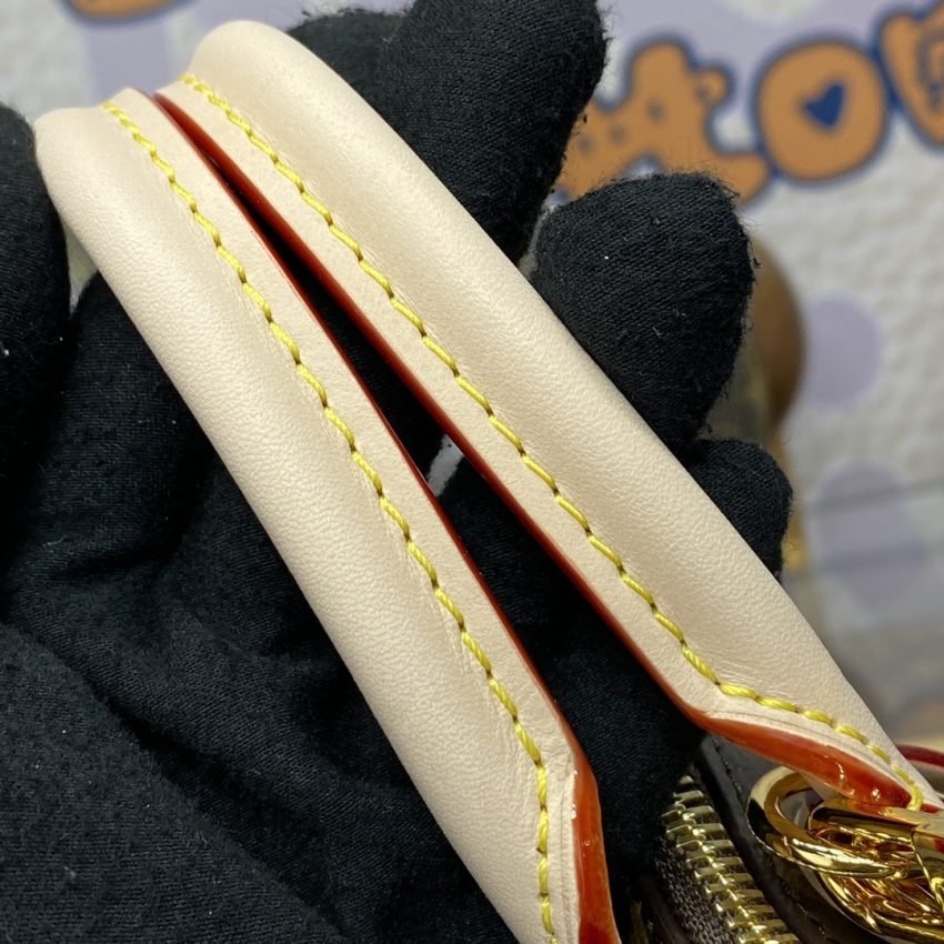 Fake Louis Vuitton Lockit Bb - Image 4