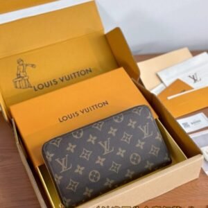Louis Vuitton Zippy Wallet