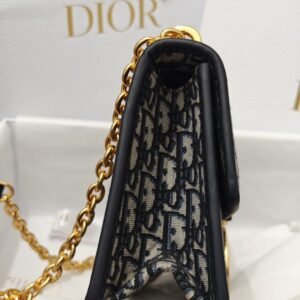Alternative view of Fake Dior 30 Montaigne On Chain