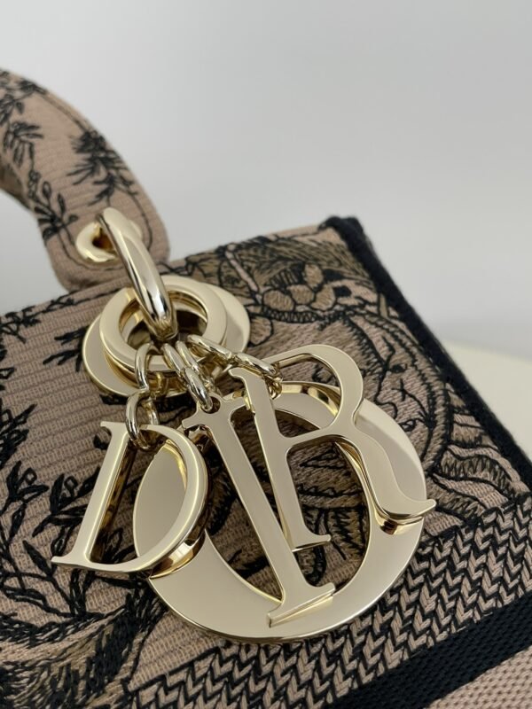 Fake Lady Dior D – Lite Beige Zodiac - Image 2