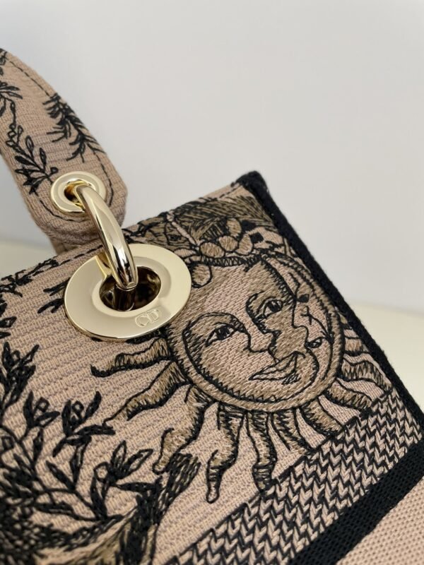 Fake Lady Dior D – Lite Beige Zodiac - Image 3