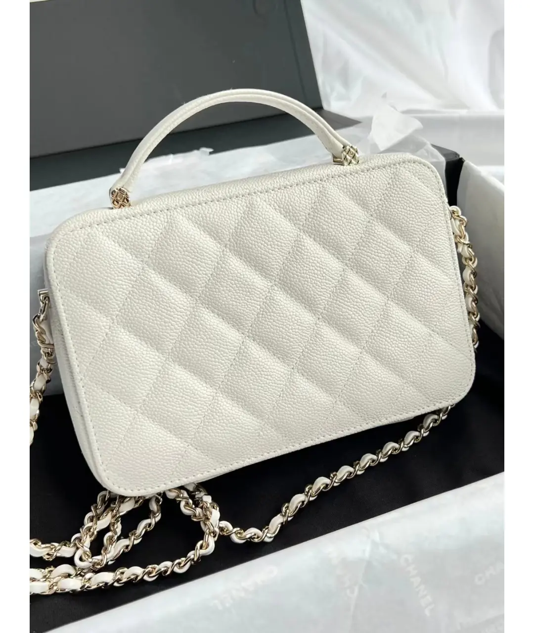 CHANEL 22 Camera Bag White - Image 10