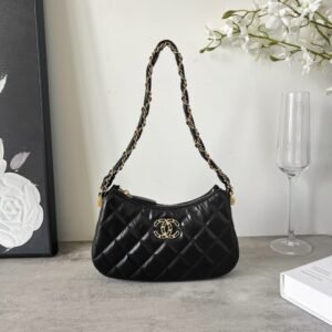 CHANEL 23k armpit bag small