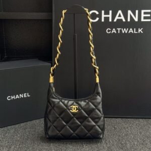 CHANEL 24a Hobo Small