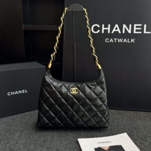 CHANEL 24a Hobo Large Black