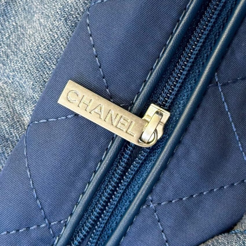 CHANEL 22 Small Handbag Denim - Image 7