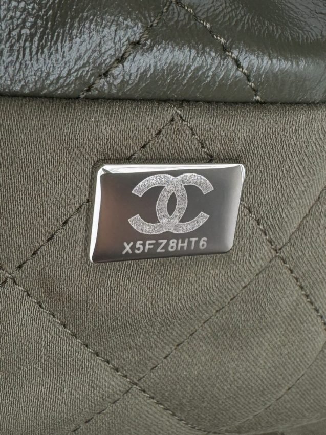 CHANEL 22 Medium Handbag Pink Greed - Image 7