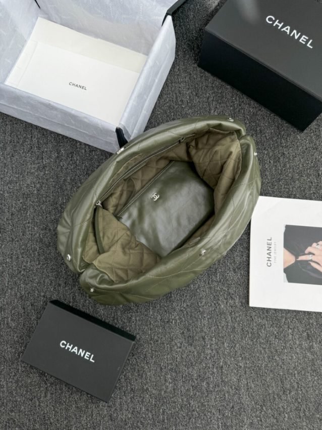 CHANEL 22 Medium Handbag Pink Greed - Image 8