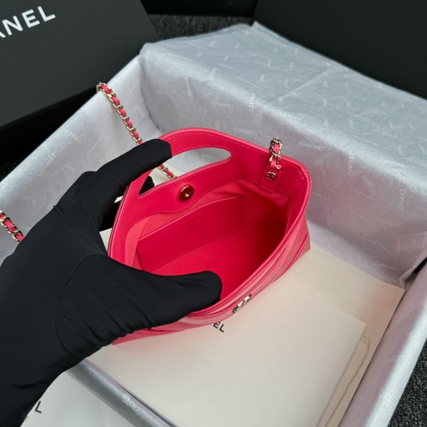 CHANEL 24s Mini Horizontal Rose Red - Image 8